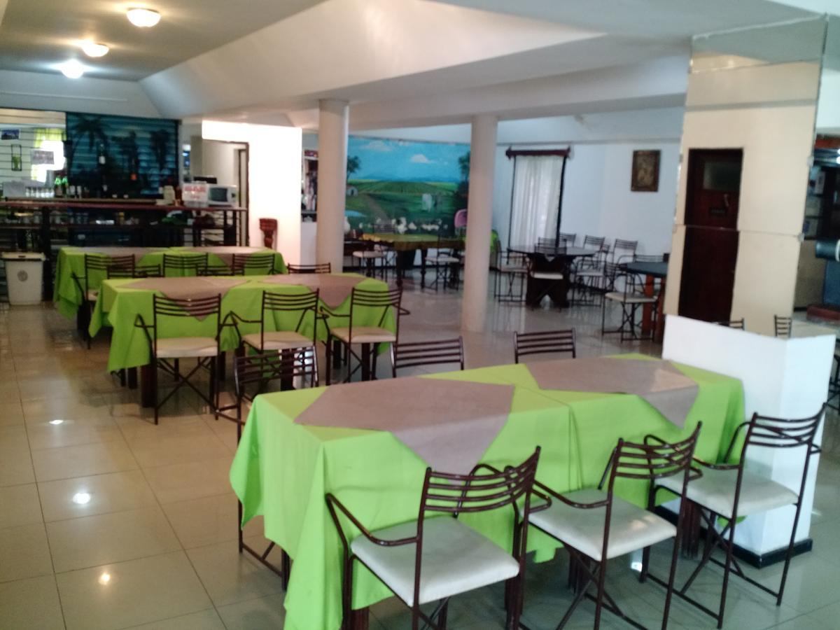 Hotel Hebron Termas de Río Hondo Buitenkant foto