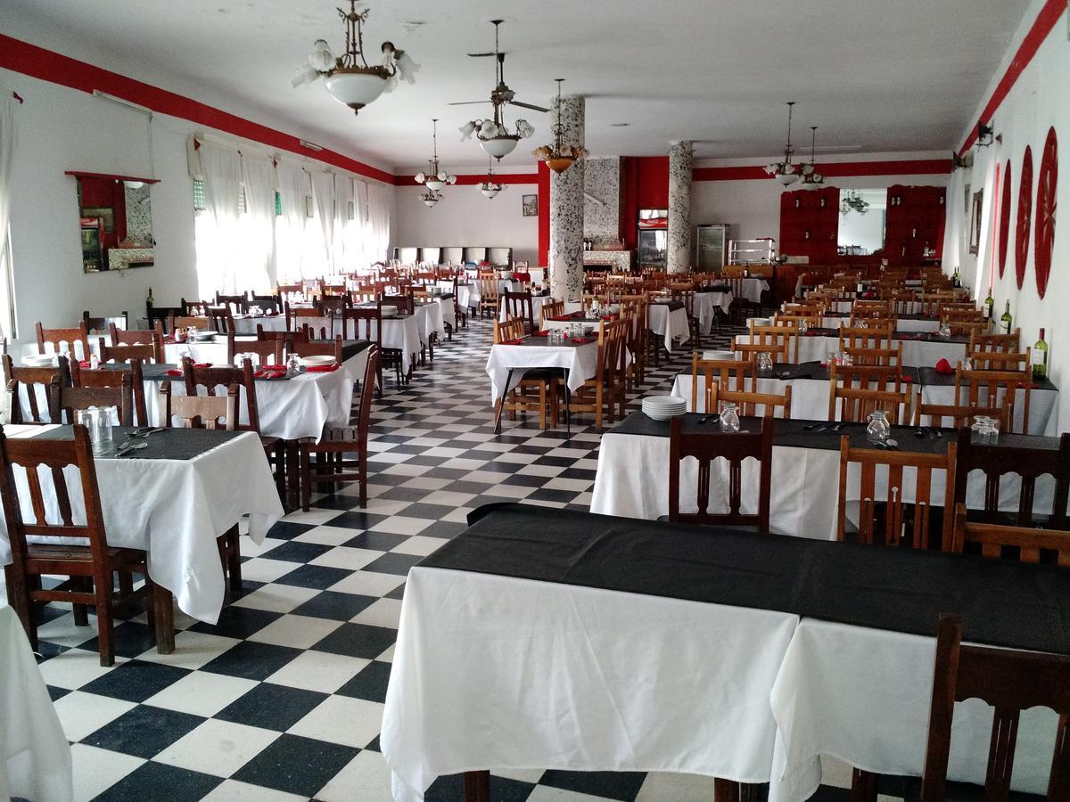 Hotel Hebron Termas de Río Hondo Buitenkant foto